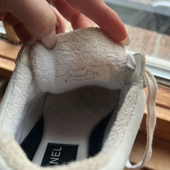 CHANEL CC logo White Reflective Suede Sneakers Trainers - Picture 9 of 9